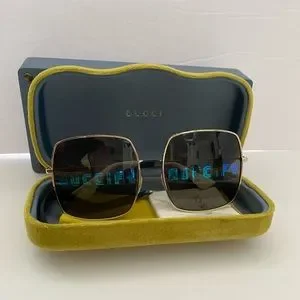Gucci | Accessories | Gucci Gg44s 002 Gold Oversized Square  display picture 2